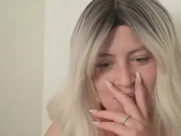 dears_pearlss – webcam model profile photo Image 8