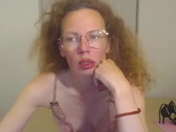 voulezvous_angel – webcam model profile photo Image 4