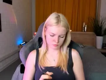 _lollyshy_ – webcam model profile photo Image 5