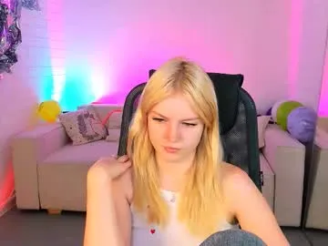 _lollyshy_ – webcam model profile photo Image 6