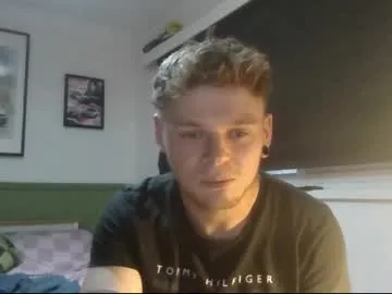 Awesomelusty – webcam model profile photo Image 3