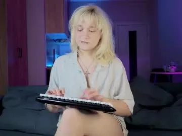 _Alicee_1 – webcam model profile photo Image 13