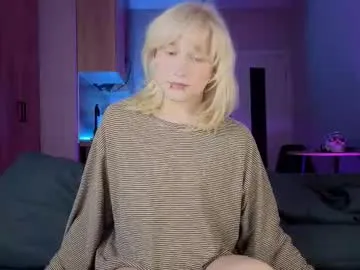 _Alicee_1 – webcam model profile photo Image 15