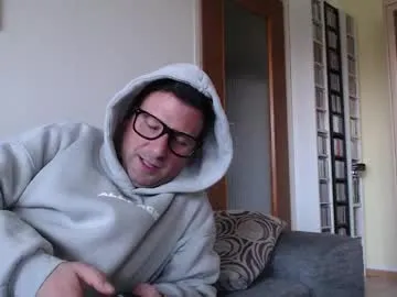 bisexualmilf – webcam model profile photo Image 2