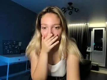 zui_lu – webcam model profile photo Image 2