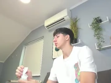 Benson18y – webcam model profile photo Image 10