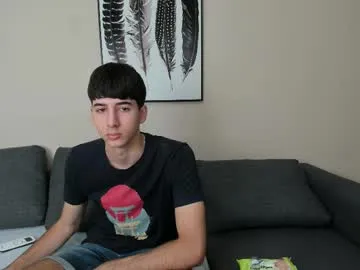 Benson18y – webcam model profile photo Image 11