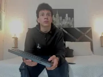 trainwithme – webcam model profile photo Image 13