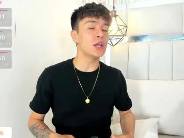 bisexualmilf – webcam model profile photo Image 12