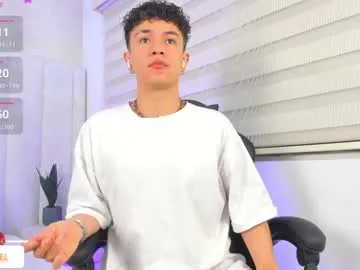 bisexualmilf – webcam model profile photo Image 2