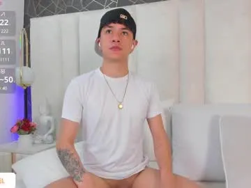 bisexualmilf – webcam model profile photo Image 6