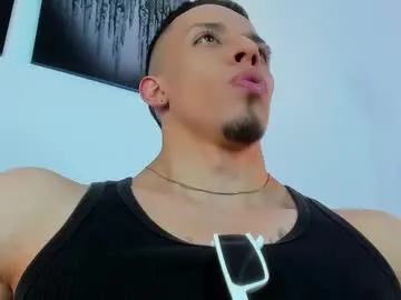 KonigDober – webcam model profile photo Image 9