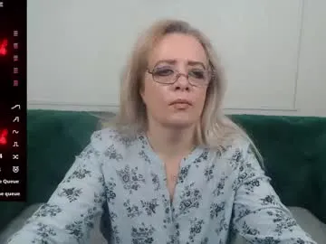 bisexualmilf – webcam model profile photo Image 16