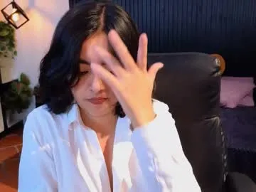 just_emmy – webcam model profile photo Image 11