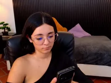 just_emmy – webcam model profile photo Image 2