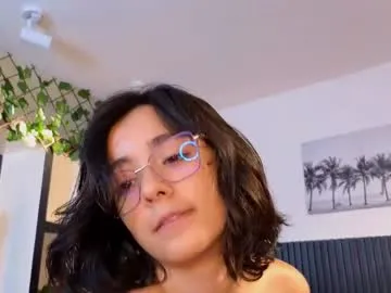 just_emmy – webcam model profile photo Image 5