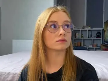 StefiiLia21 – webcam model profile photo Image 2