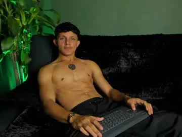 _Tomy08calderon – webcam model profile photo Image 4