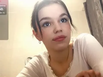 wonderland_stia – webcam model profile photo Image 4