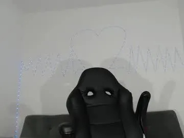 RaelynnWhitee – webcam model profile photo Image 11