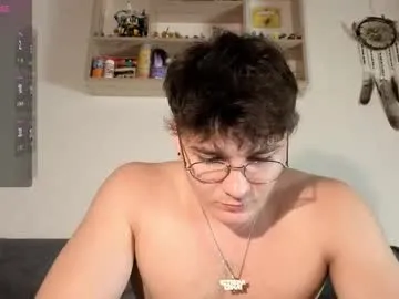 hustleebabyy_vikki – webcam model profile photo Image 3