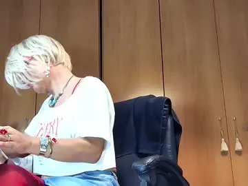 zui_lu – webcam model profile photo Image 10