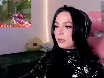 adritvance – webcam model profile photo Image 3