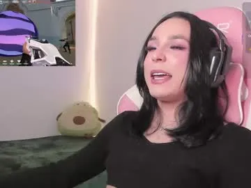 adritvance – webcam model profile photo Image 5