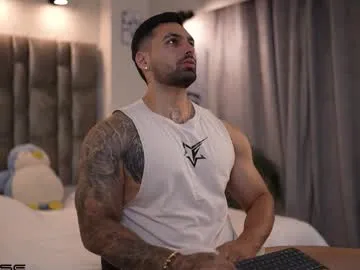 little_show_sexy – webcam model profile photo Image 11