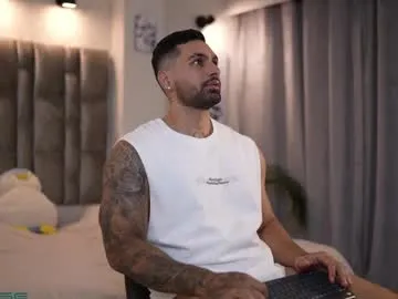 little_show_sexy – webcam model profile photo Image 15