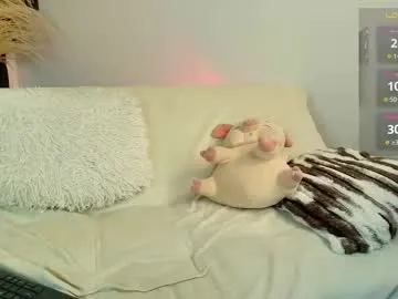 AnaSmile – webcam model profile photo Image 5