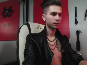 QYBOYS-001 – webcam model profile photo Image 12