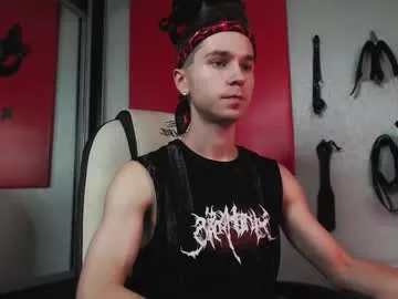 QYBOYS-001 – webcam model profile photo Image 17