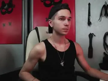 QYBOYS-001 – webcam model profile photo Image 9