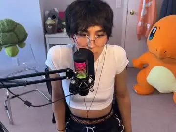 murbur – webcam model profile photo Image 12