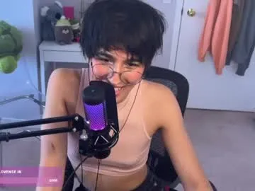 murbur – webcam model profile photo Image 3