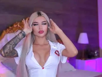 LoraDevine – webcam model profile photo Image 2