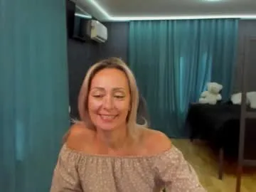 Awesomelusty – webcam model profile photo Image 7