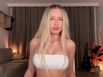 Earth_001 – webcam model profile photo Image 17