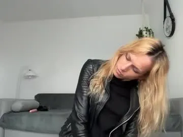 someone_sweet – webcam model profile photo Image 3