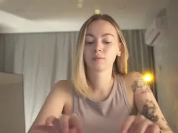 someone_sweet – webcam model profile photo Image 9