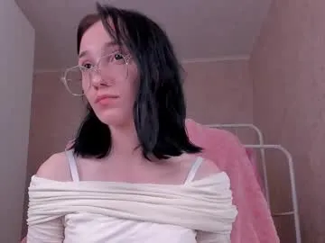 Nicoleevien – webcam model profile photo Image 4