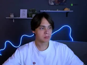 minirini – webcam model profile photo Image 10