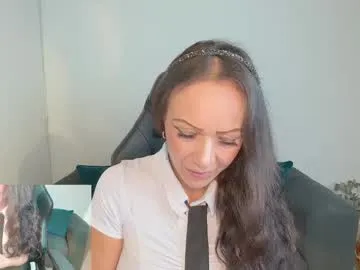 blissence – webcam model profile photo Image 3