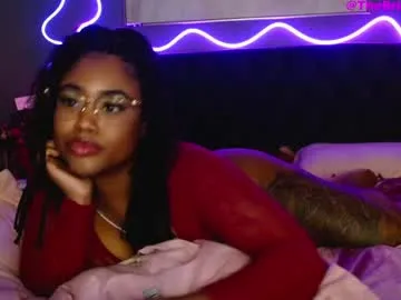 roouse – webcam model profile photo Image 14