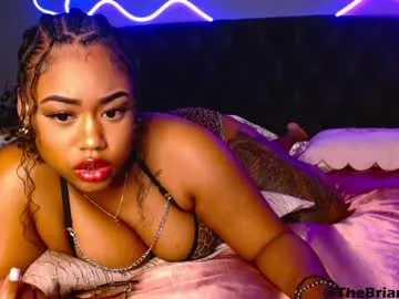 roouse – webcam model profile photo Image 16