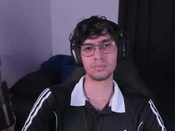 otouhu76 – webcam model profile photo Image 13