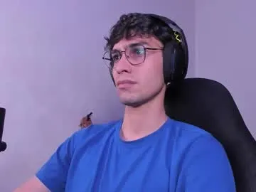 otouhu76 – webcam model profile photo Image 4