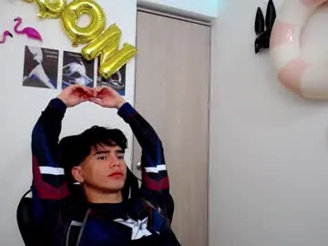 kiss_whitee – webcam model profile photo