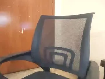 ihavepaws33 – webcam model profile photo Image 2